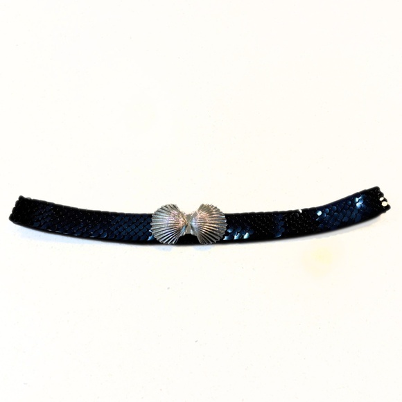 Vintage Black Stretch Belt with a Silver Shell Clasp One Size - Picture 4 of 5